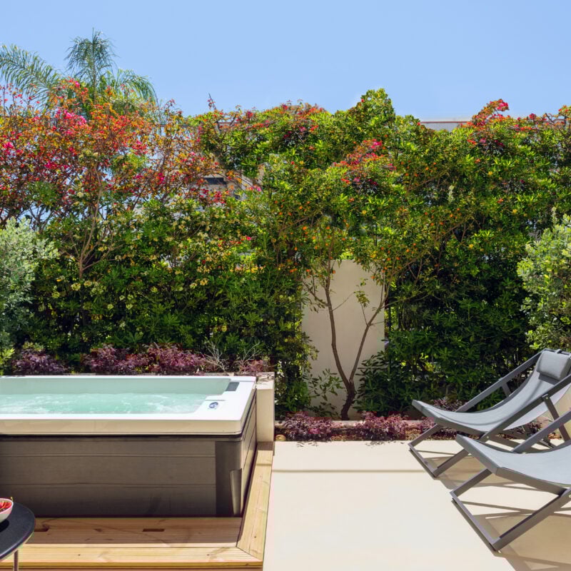 Executive con vasca idromassaggio in terrazza